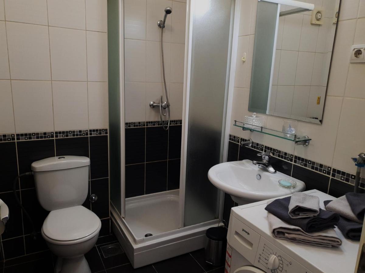 Apartman 64 - Besplatan Parking Za Goste Νόβι Σαντ Εξωτερικό φωτογραφία